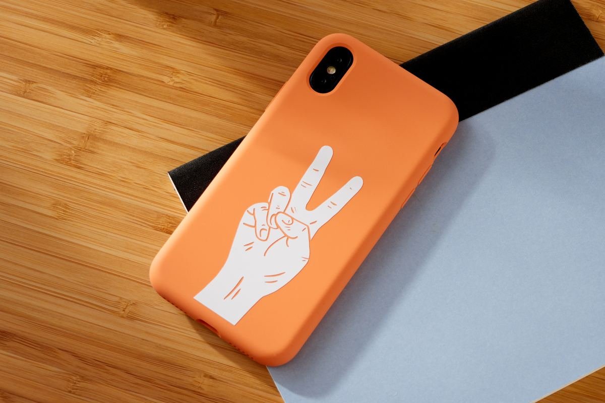Funda de celular personalizada con vinilo Cricut